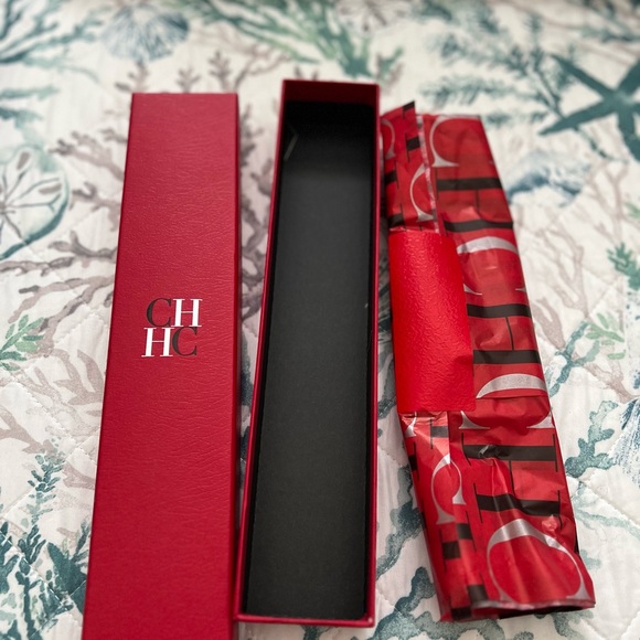 CH Carolina Herrera Red Gift Box - Picture 1 of 2